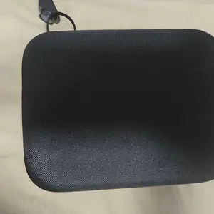 Estojo preto fechado